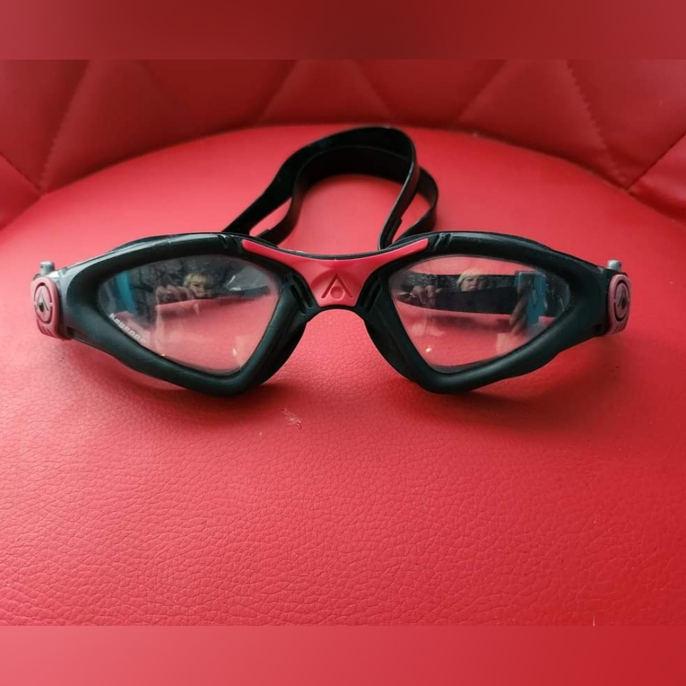 Aqua Sphere Kayenne Swim Goggles (black & red) with case $20.